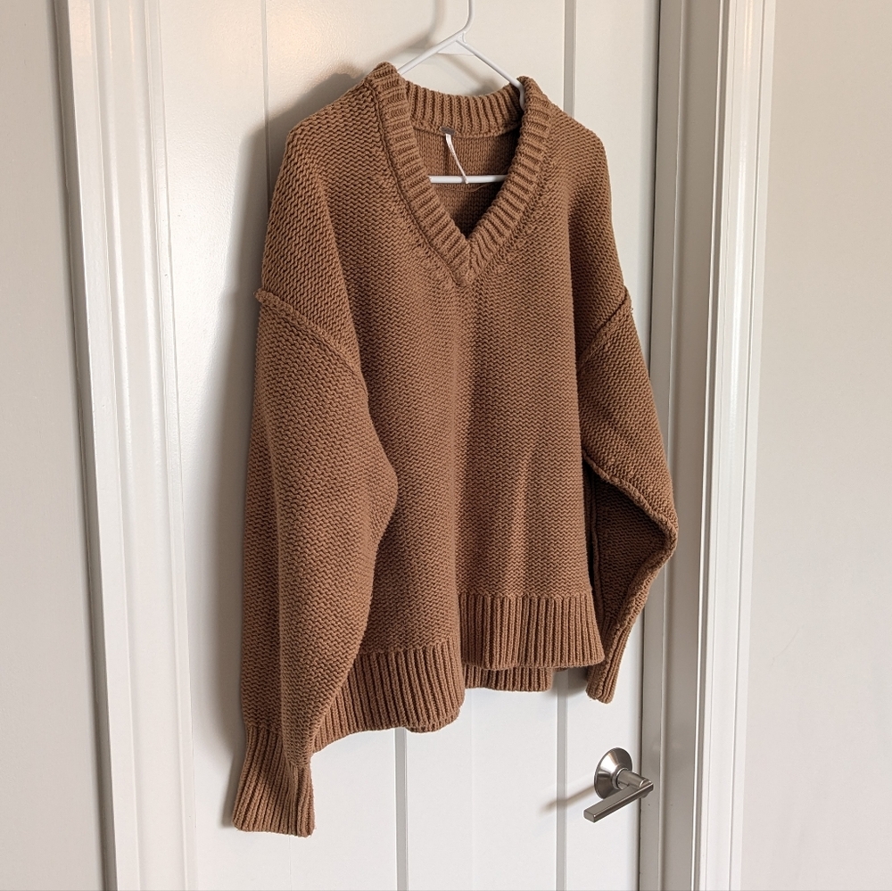 Free People Alli V-neck Chunky Oversized Sweater - Camel sz XS - Picture 3 of 7
